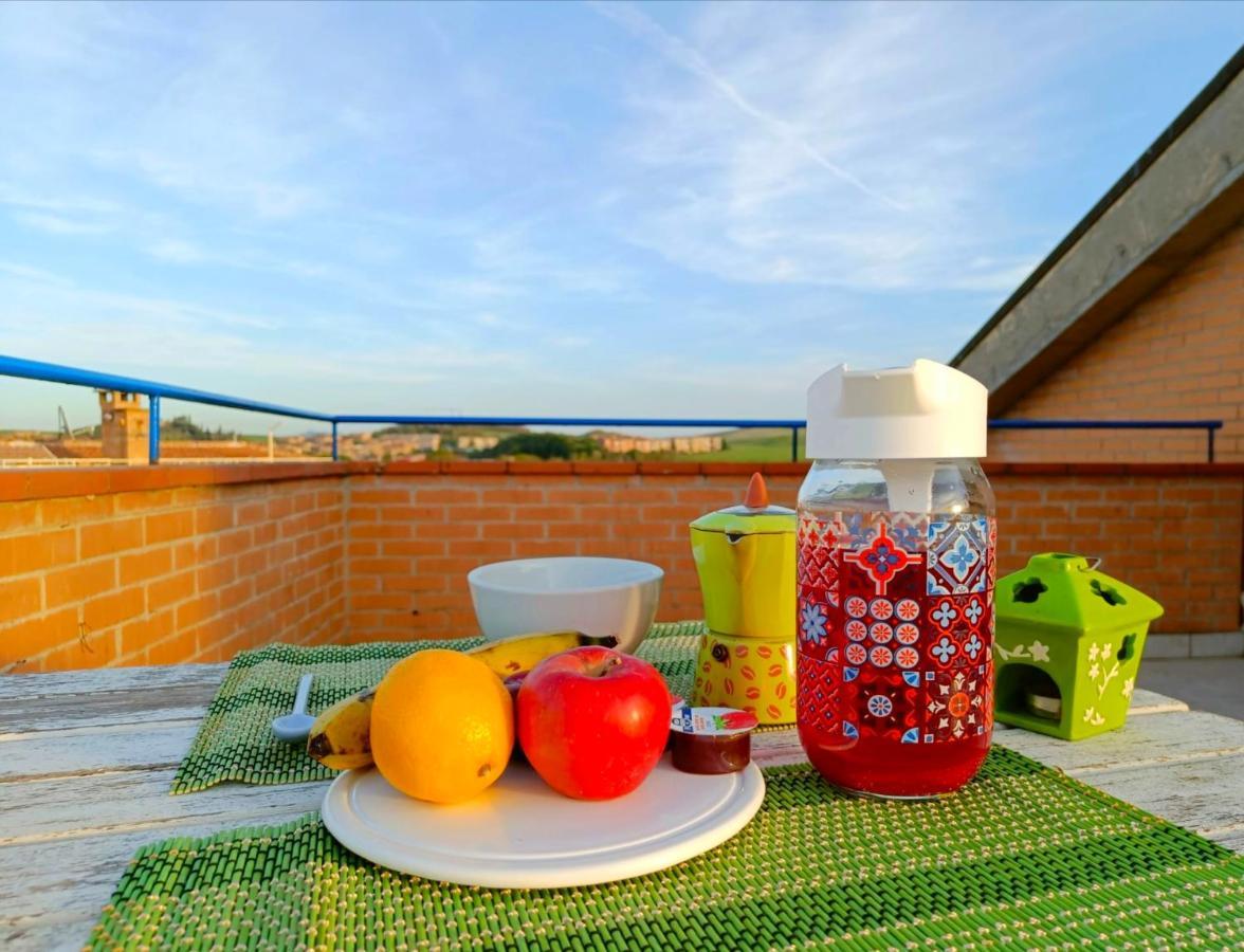 Siena Appartamento Con Splendido Terrazzo Presciano Eksteriør bilde